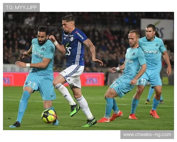 朗斯以团队足球打破金元垄断，1分优势力压巴黎领跑法甲积分榜。