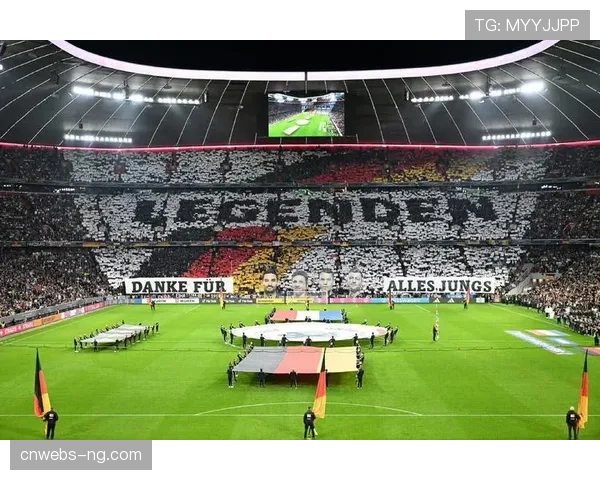 蒙彼利埃主场出现巨型TIFO，致敬俱乐部传奇球员