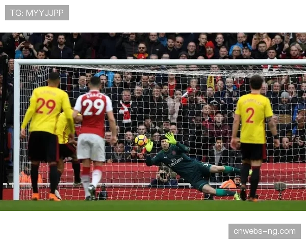 特写瞬间：沃特福德门将扑出点球后，指挥队友快速布置人墙防守后续任意球。