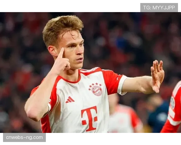 基米希定位球助攻于帕梅卡诺头球破门，拜仁将比分追至3-5